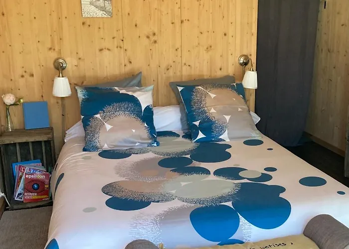 D'hote Maison De L'amitie Bed & Breakfast