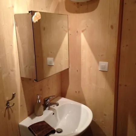 住宿加早餐酒店 D'hote Maison De L'amitie 兰顿