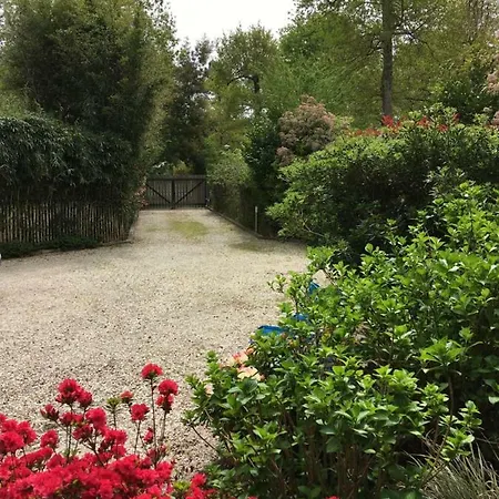 D'hote Maison De L'amitie Лантон